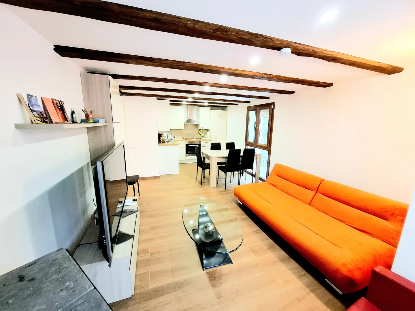 Appartement moderne de 3,5 pièces sur deux niveaux à Verzasca - Photo 1 sur 9