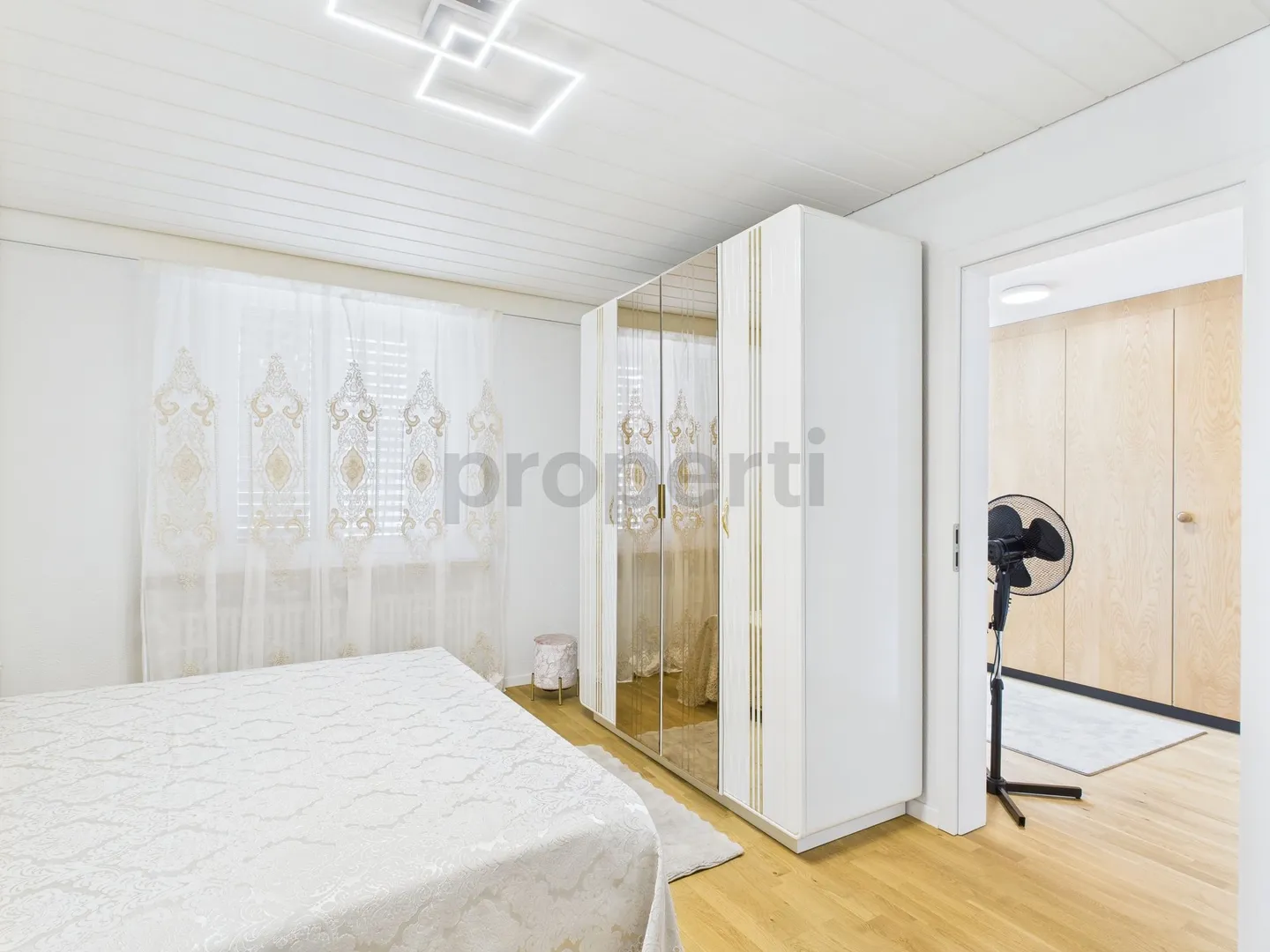 Cozy renovated 4.5 room apartment in Leibstadt, AG - Photo 7 of 11