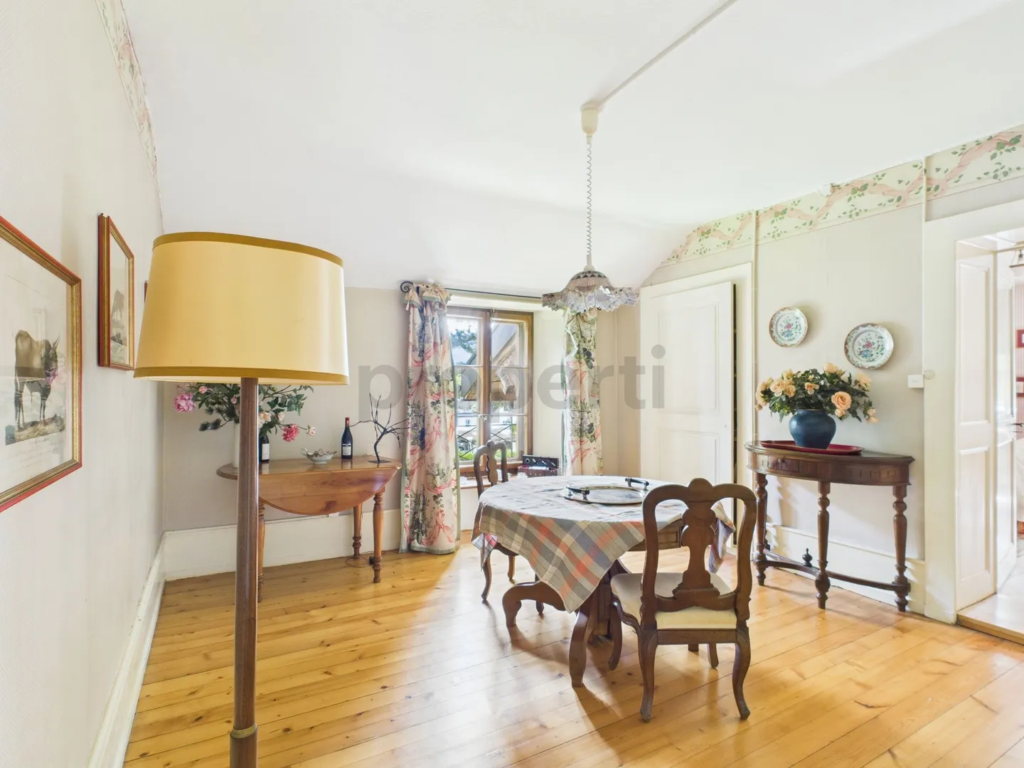 Charming and spacious property in the heart of Val-de-Travers - Photo 5 of 10