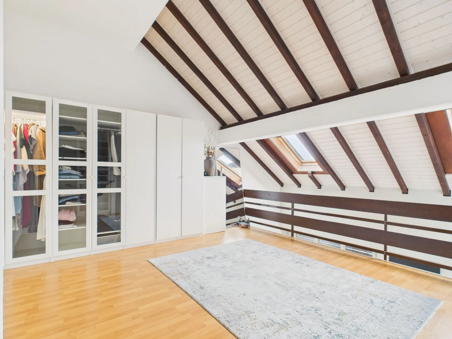 Spacieux appartement de 5.5 pièces avec balcon ensoleillé à Val-de-Ruz - Photo 6 sur 9