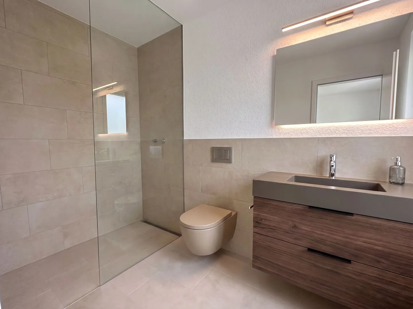 Neubau 5.5-Zimmer-Einfamilienhaus mit zwei Einstellplätzen - Photo 8 sur 9