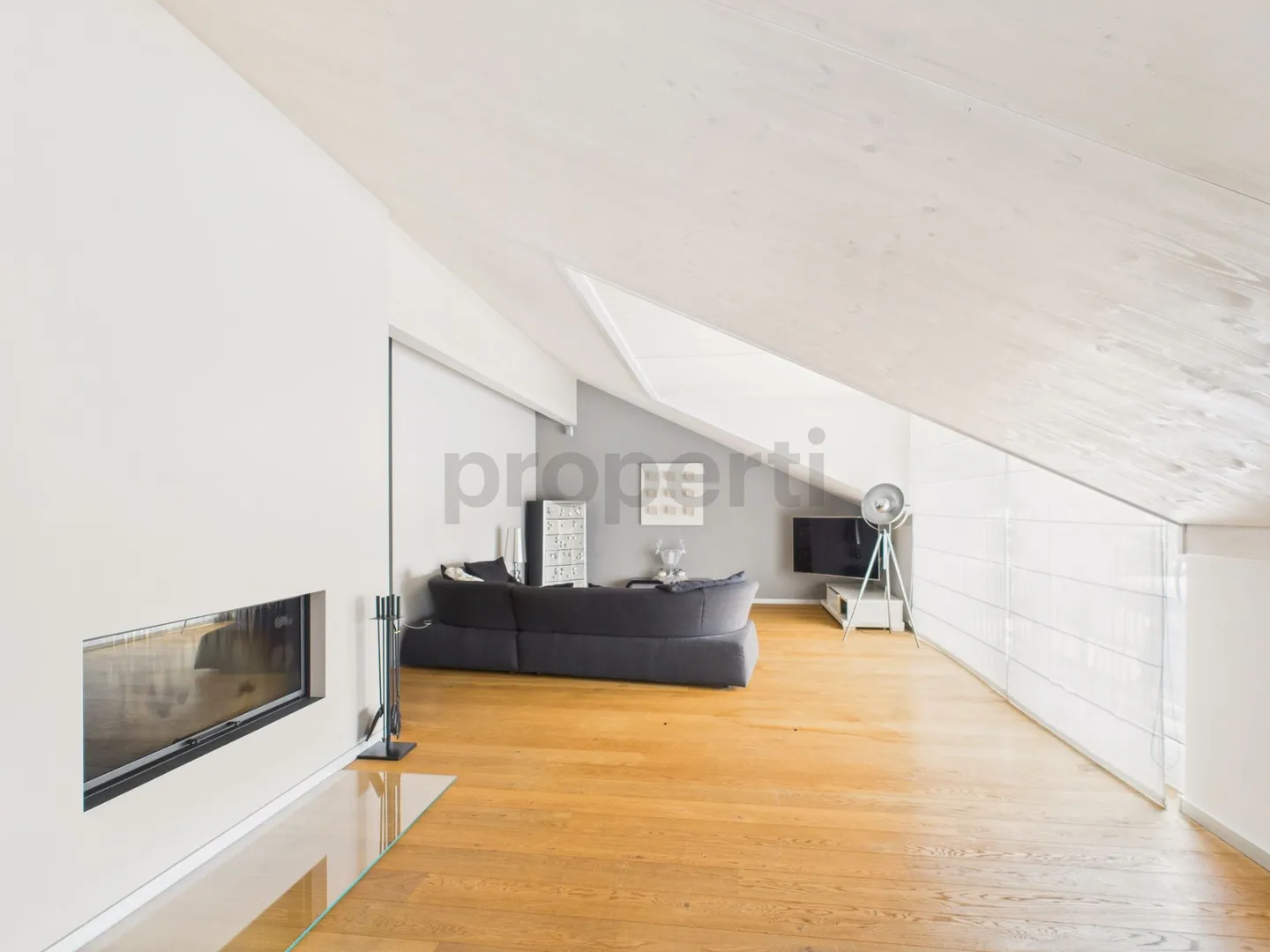 Appartement Attique Spacieux avec Terrasse - Photo 2 sur 13