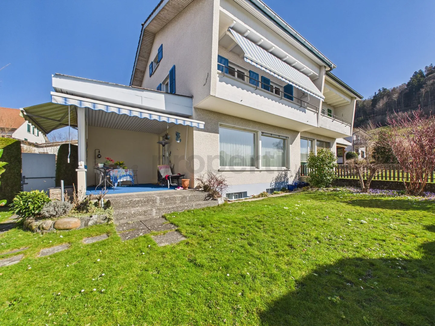 Elegant 5.5-room single-family house with balcony, Bolligen - Photo 1 of 13