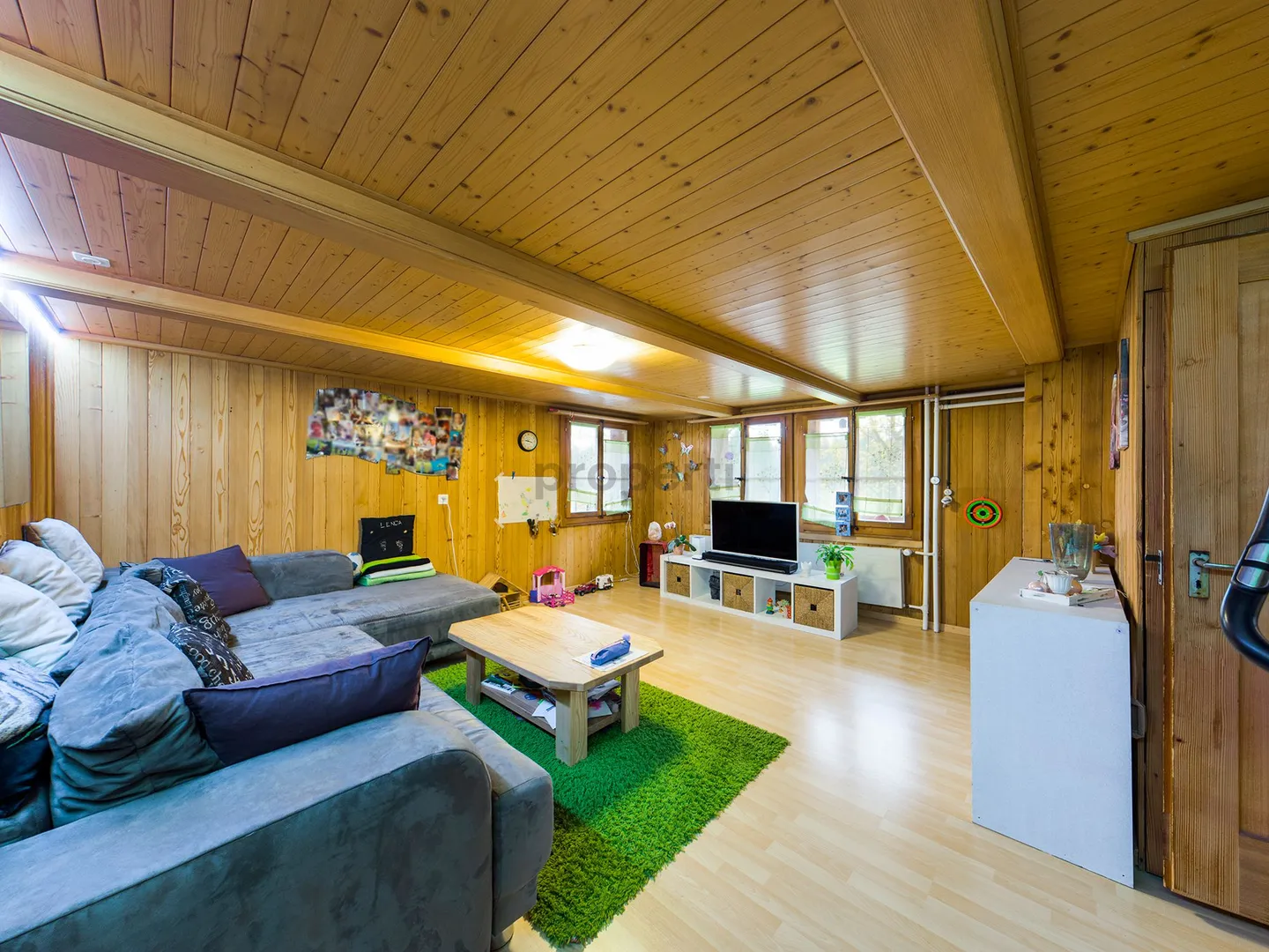 Maisonette spacieuse de 5,5 pièces avec un immense jardin paradisiaque - Photo 1 sur 13