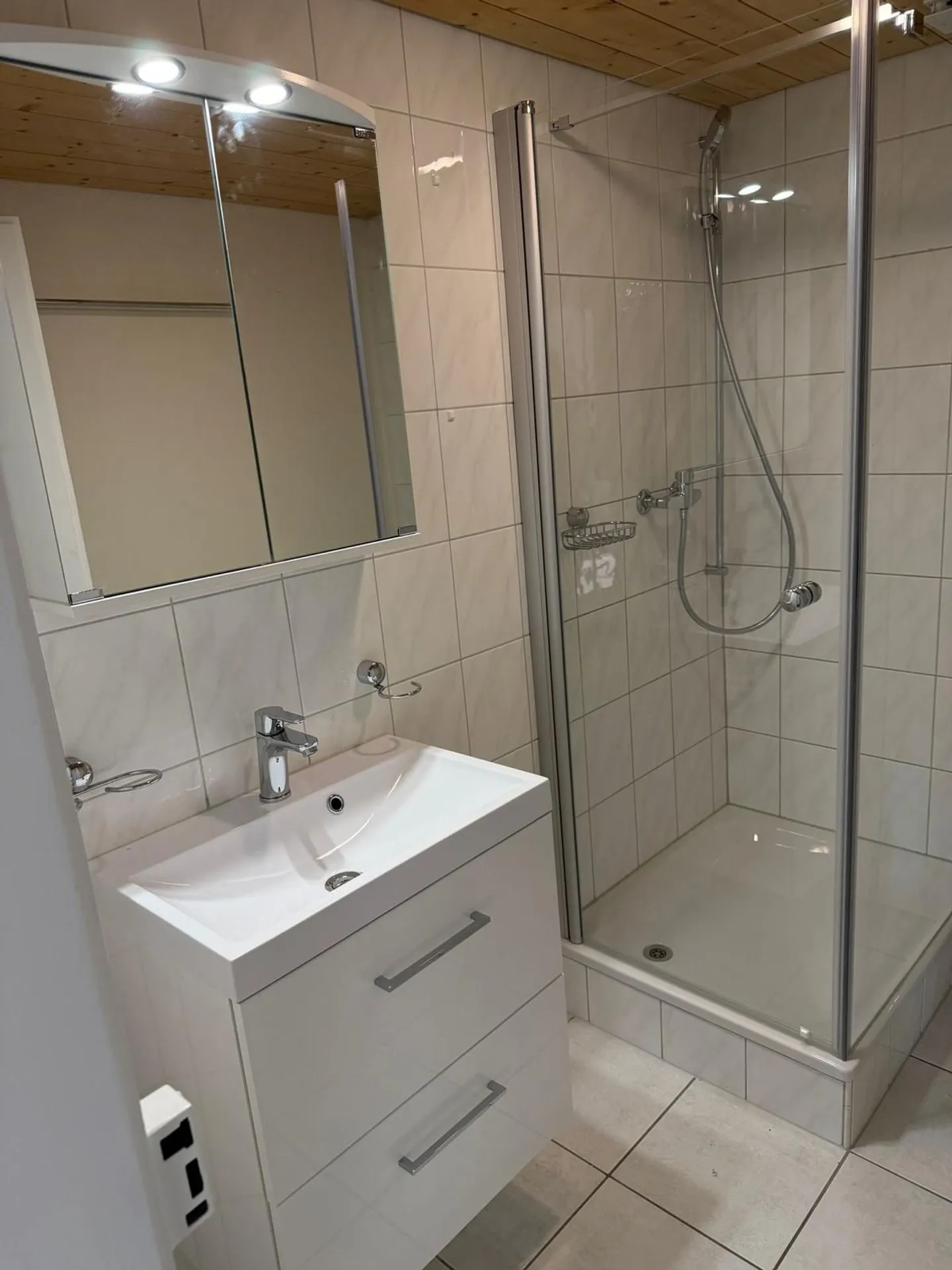 Appartamento 5 locali ristrutturato con balcone, Reutigen - Foto 6 di 7