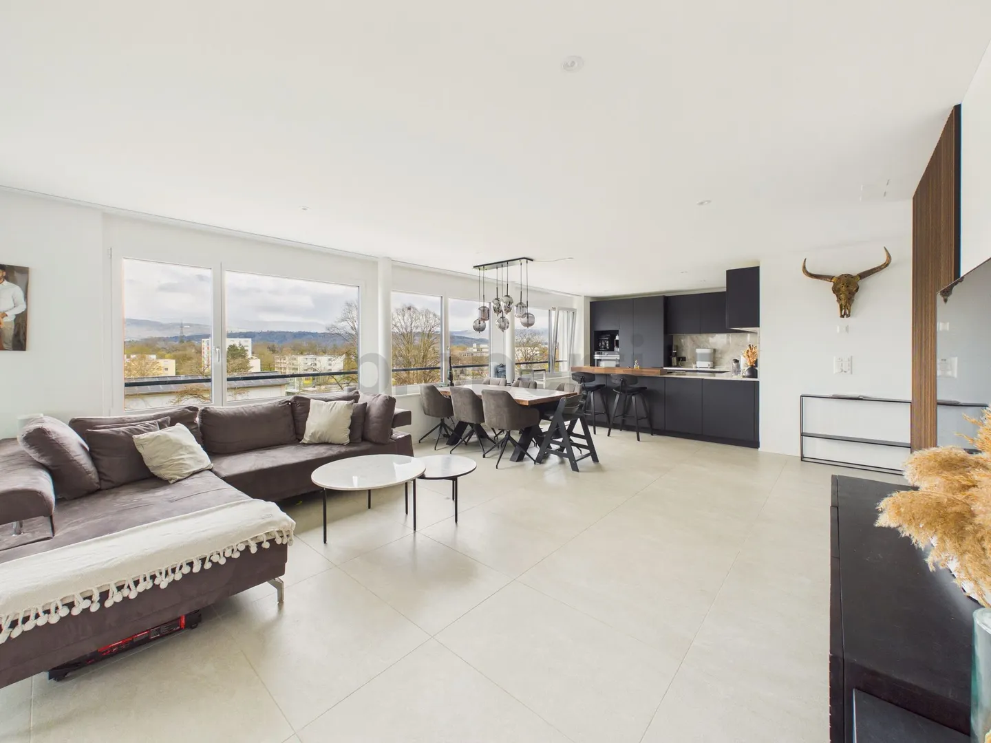 Like-new 4.5-room apartment - Bellissa development in Lyss - Photo 4 of 13