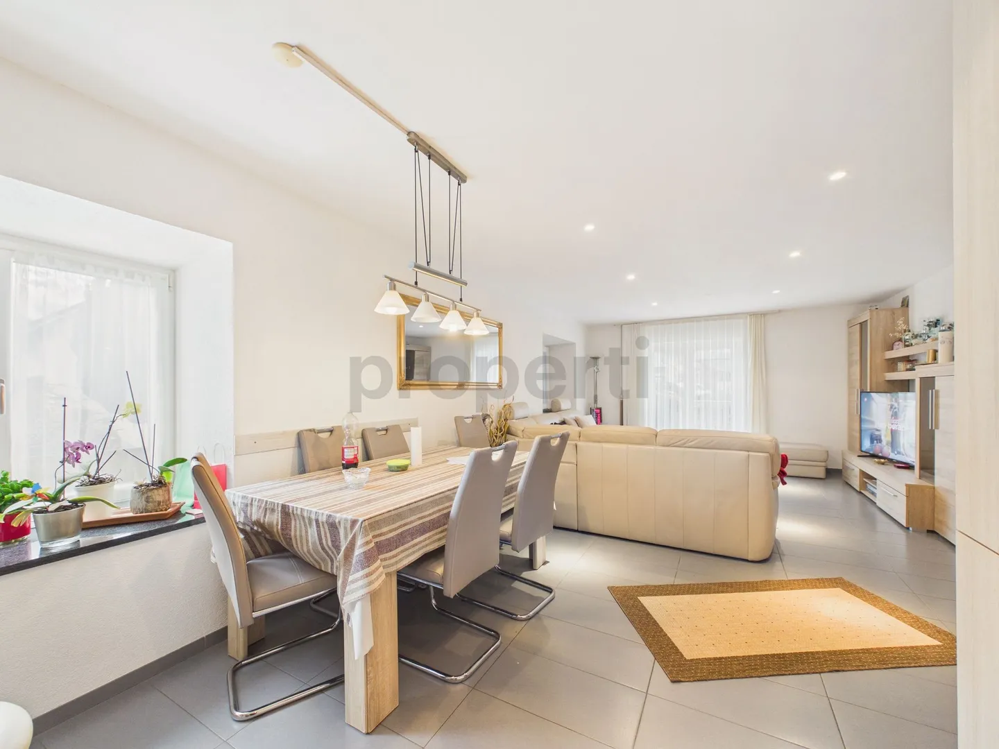 Charmante maison de 6 pièces avec 2 unités résidentielles, Glarus - Photo 2 sur 13