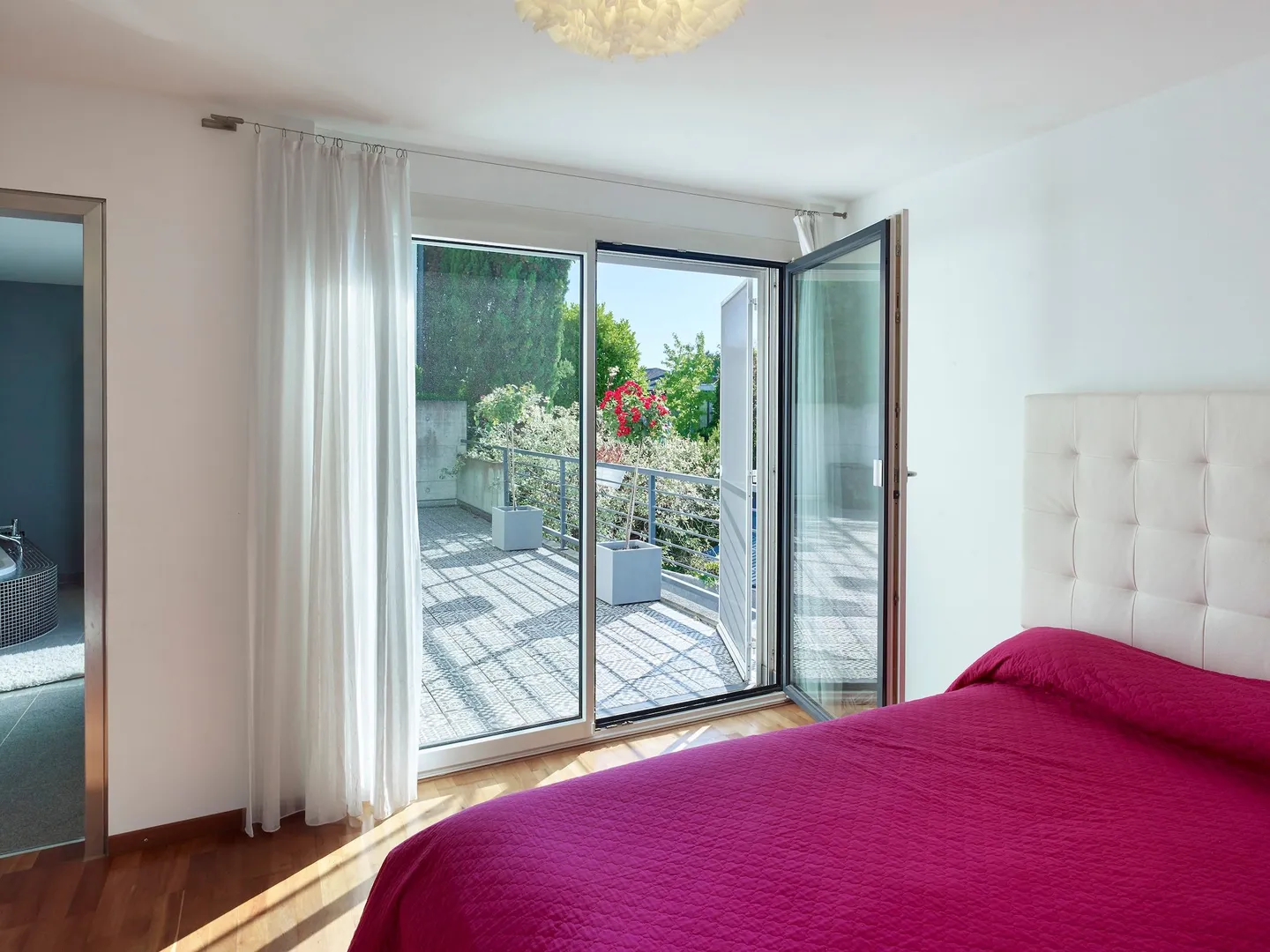 Exklusive Villa mit Hallenbad, Sauna und Garten auf dem exklusiven Wartenberg in Muttenz - Photo 8 of 13