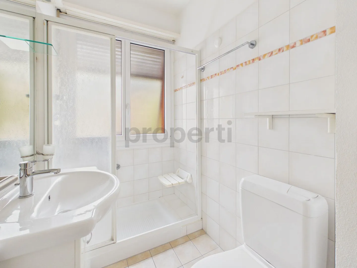 Elegante appartamento rinnovato con balcone - Foto 10 von 11