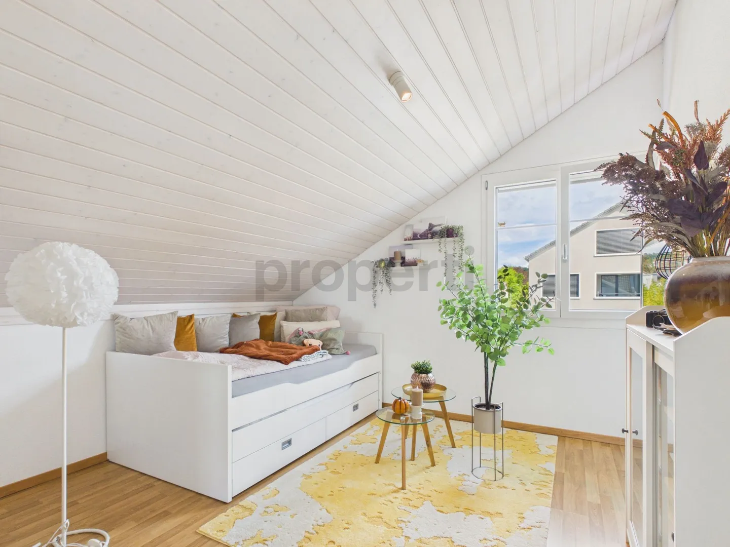 Bright 4.5-room attic apartment with 2 bathrooms & parking included - Photo 6 of 12