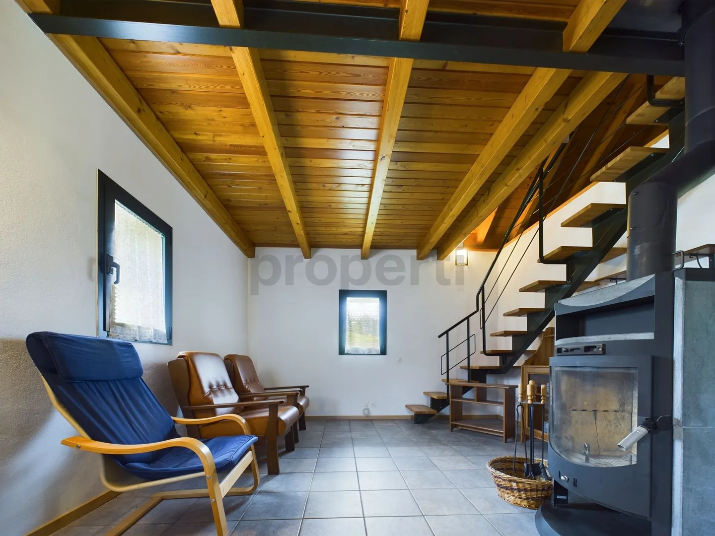 Vendesi affascinante casa unifamiliare con vista mozzafiato con 6 locali a Dalpe - Foto 4 di 13