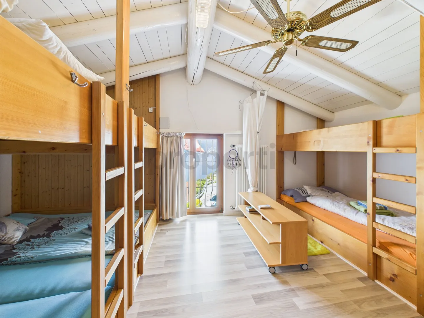 Charming villa with guest apartment and panoramic view of Lake Maggiore - Photo 9 of 13