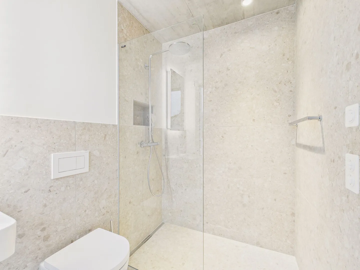 Appartamento moderno di 2,5 stanze nella migliore posizione di Basilea - Prima occupazione! - Foto 7 di 11