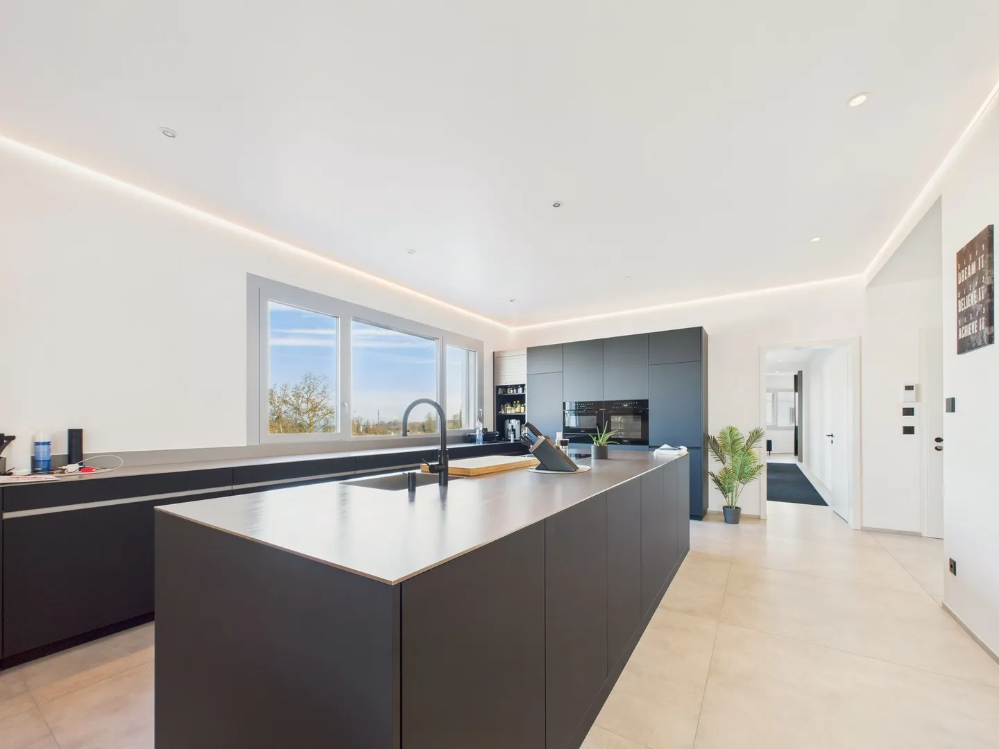 Exklusive 5.5-Zimmer-Neubau-Wohnung mit Kamin, Sauna und Seeblick in Bottighofen - Foto 4 di 12