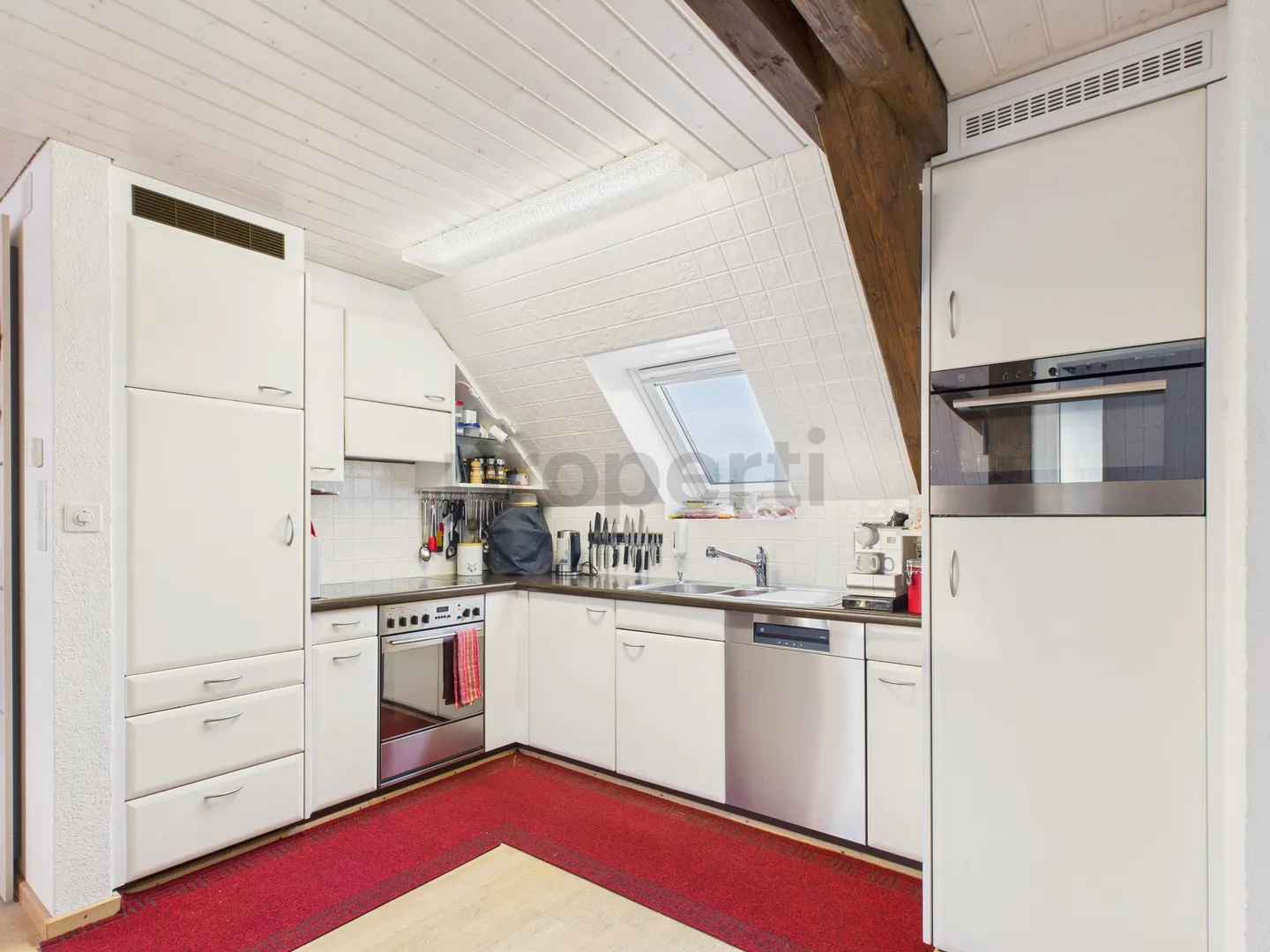 Charming 3.5-room attic apartment with plenty of light and view - Photo 2 of 11