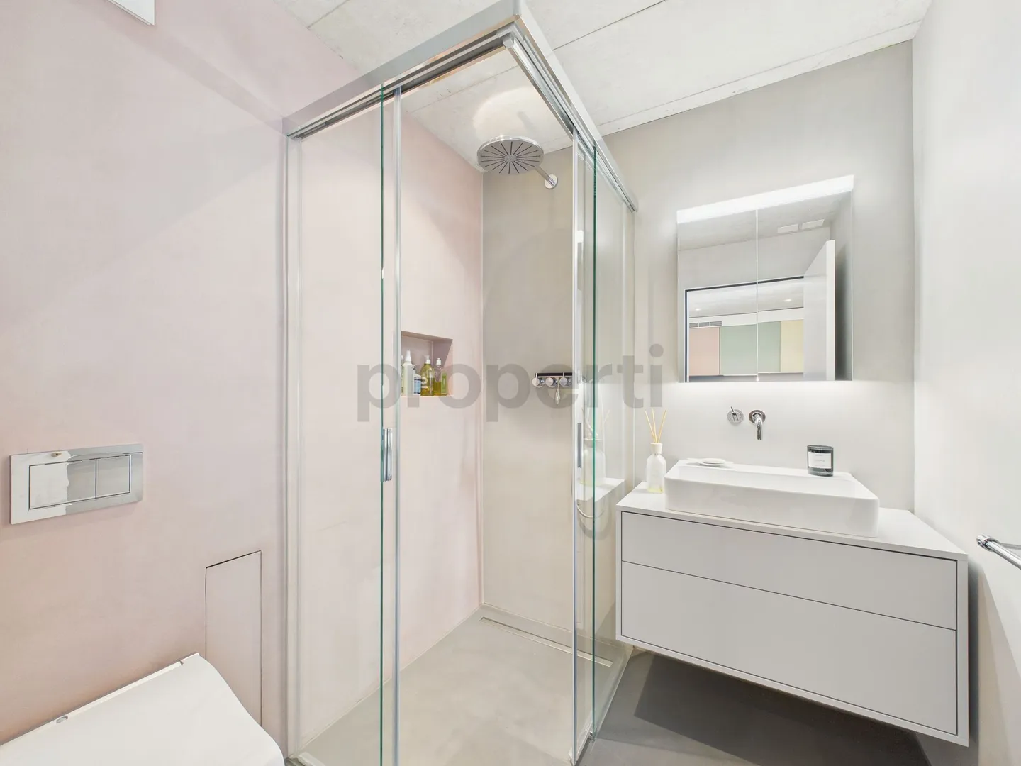 Modern 2.5-room apartment with garden seating area in Zurich - Photo 5 of 10