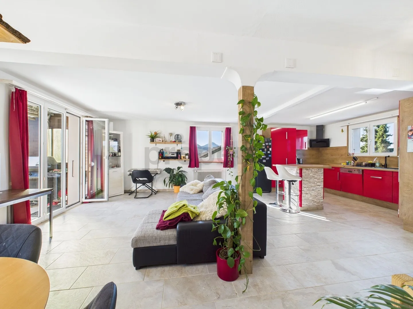 Casa a schiera moderna di 4,5 stanze con giardino a Büsserach - Foto 1 di 12