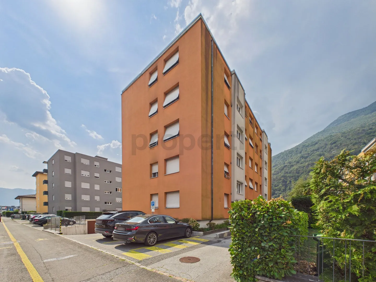 Elegante appartamento rinnovato con balcone - Foto 1 von 11