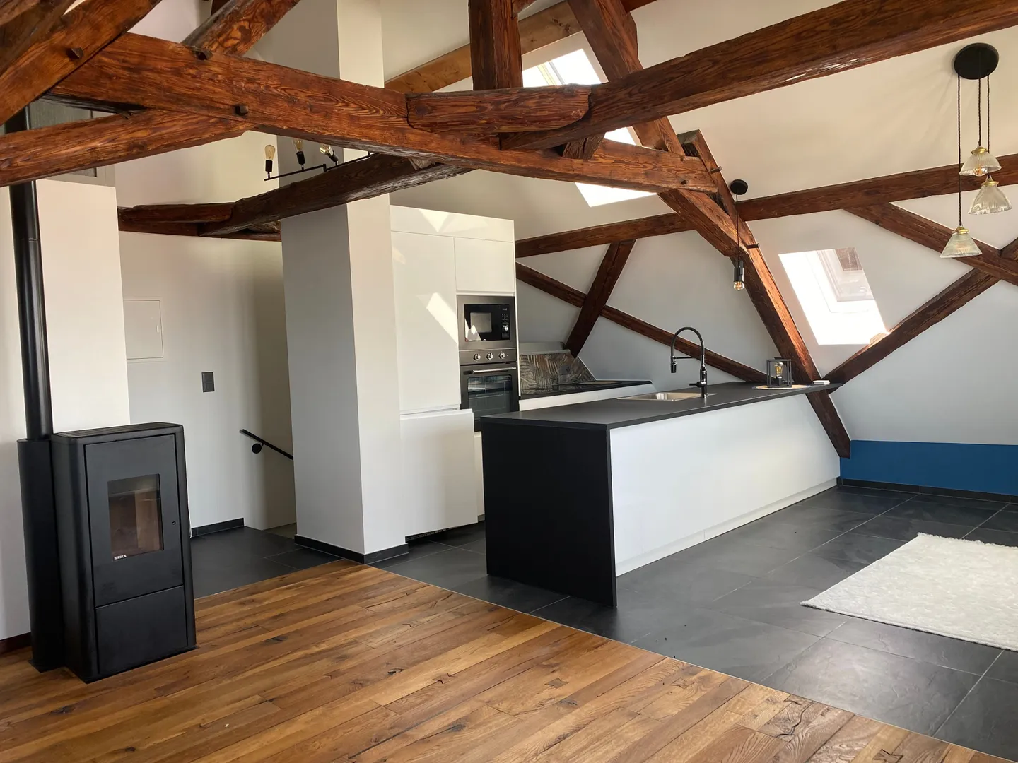 Affascinante casa di 7 stanze (con 2 appartamenti) sulle rive del Lago di Ginevra, St-Gingolph, Canton Vallese (seconda casa possibile) - Foto 2 di 10