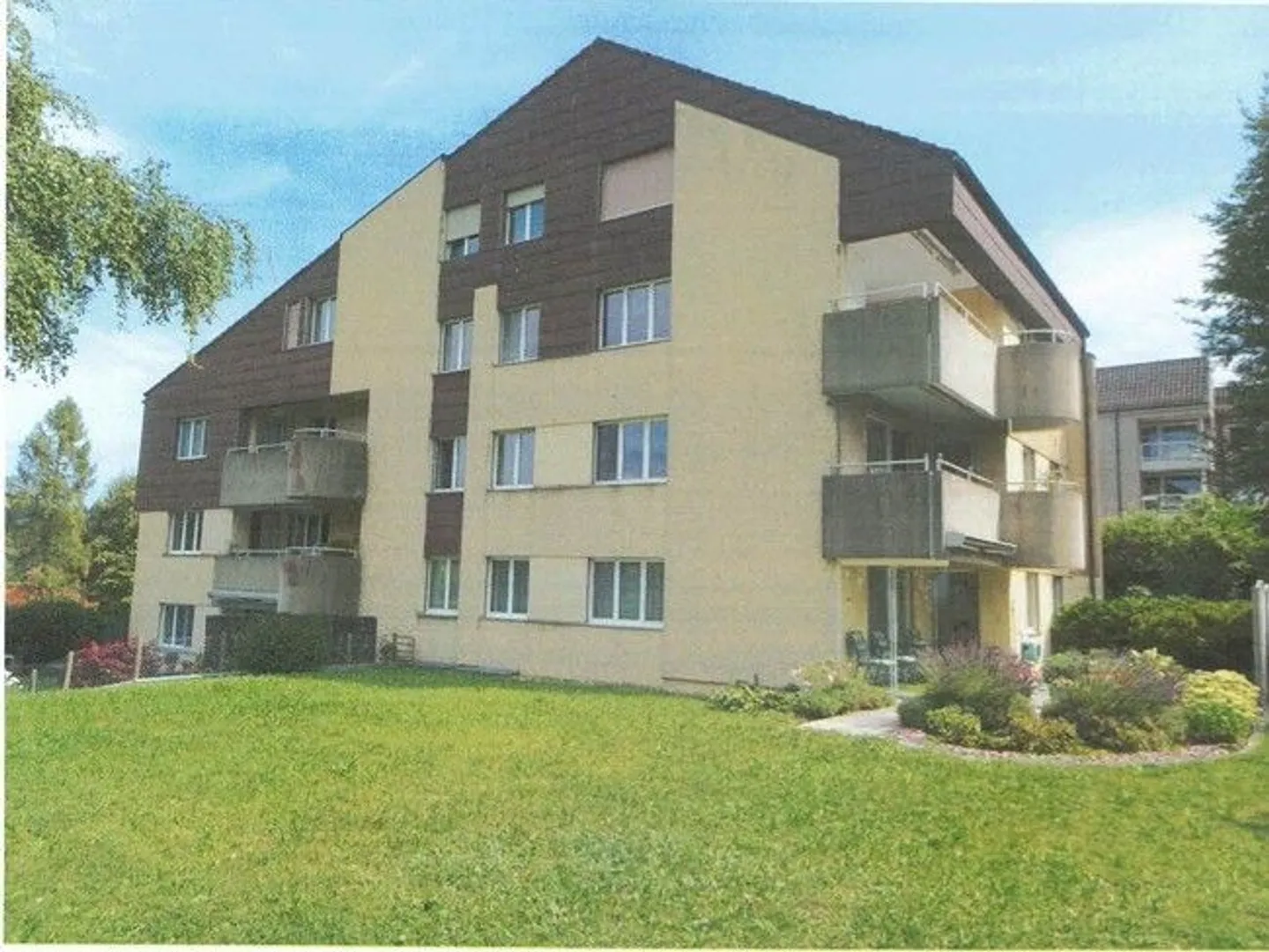 Spacious 6.5 Room Apartment in Lustmühle (Teufen AR) with Stunning Mountain View - Photo 12 of 13