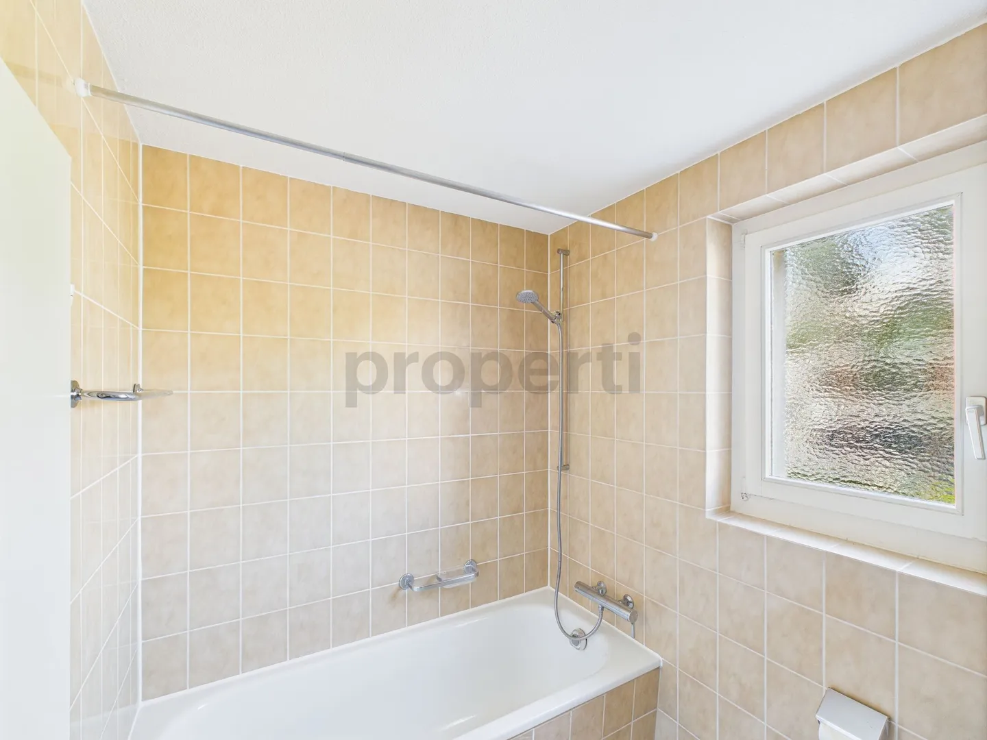 Modern and Cozy Home in Bottmingen with this 3.5-Room Apartment - Photo 7 of 11