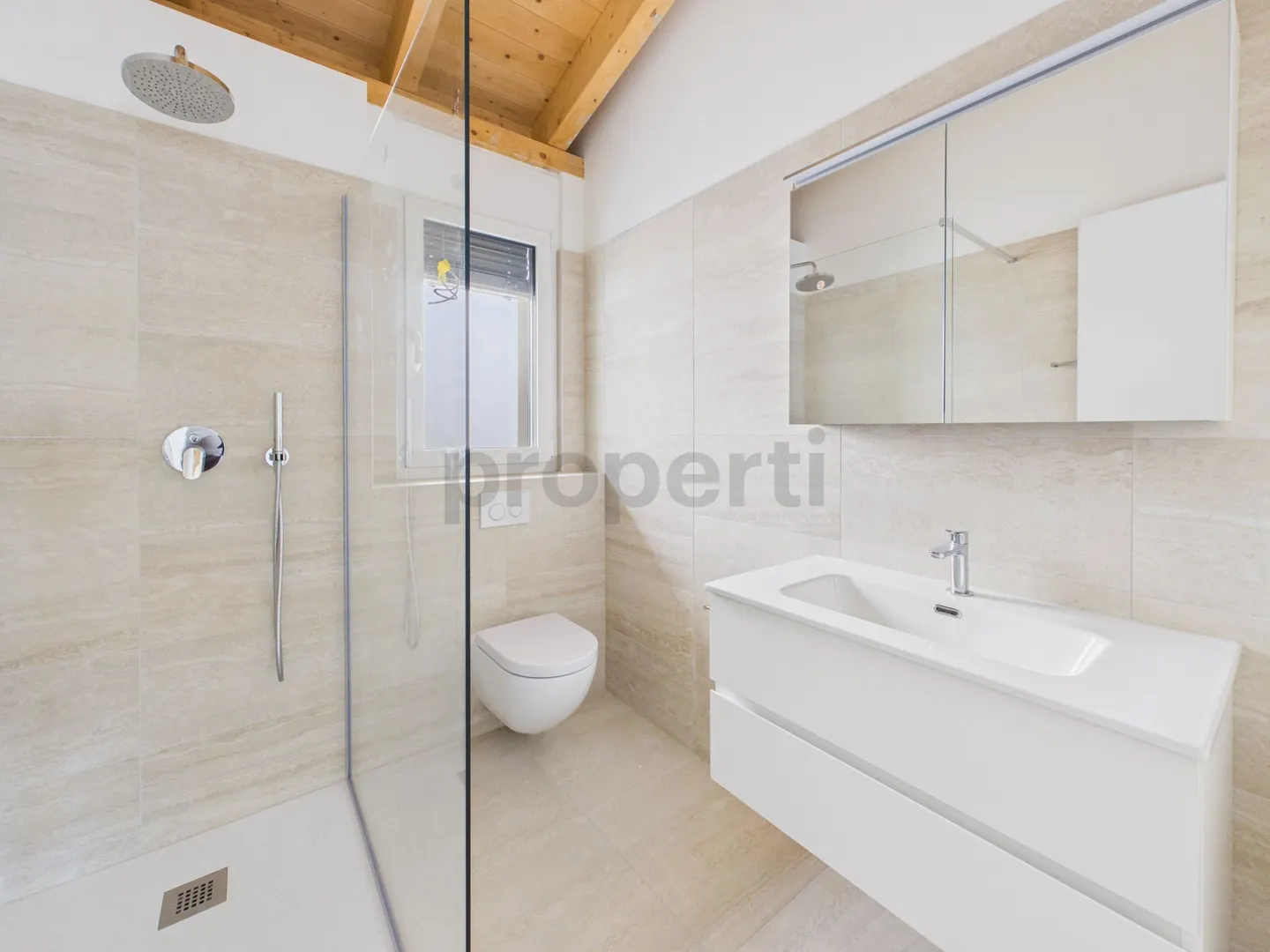 Komplett saniertes Gebäude, funktioneller Grundriss & hohe Energieeffizienz! - Foto 6 von 8