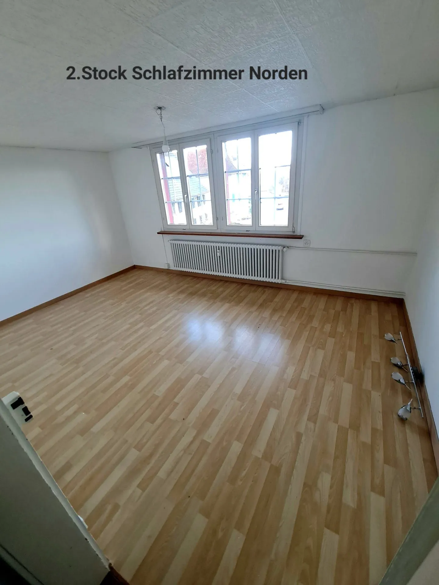 Neu renoviertes 6-Zimmer-Reihenhaus mit grossem Kellerraum, Ermatingen - Foto 10 von 13