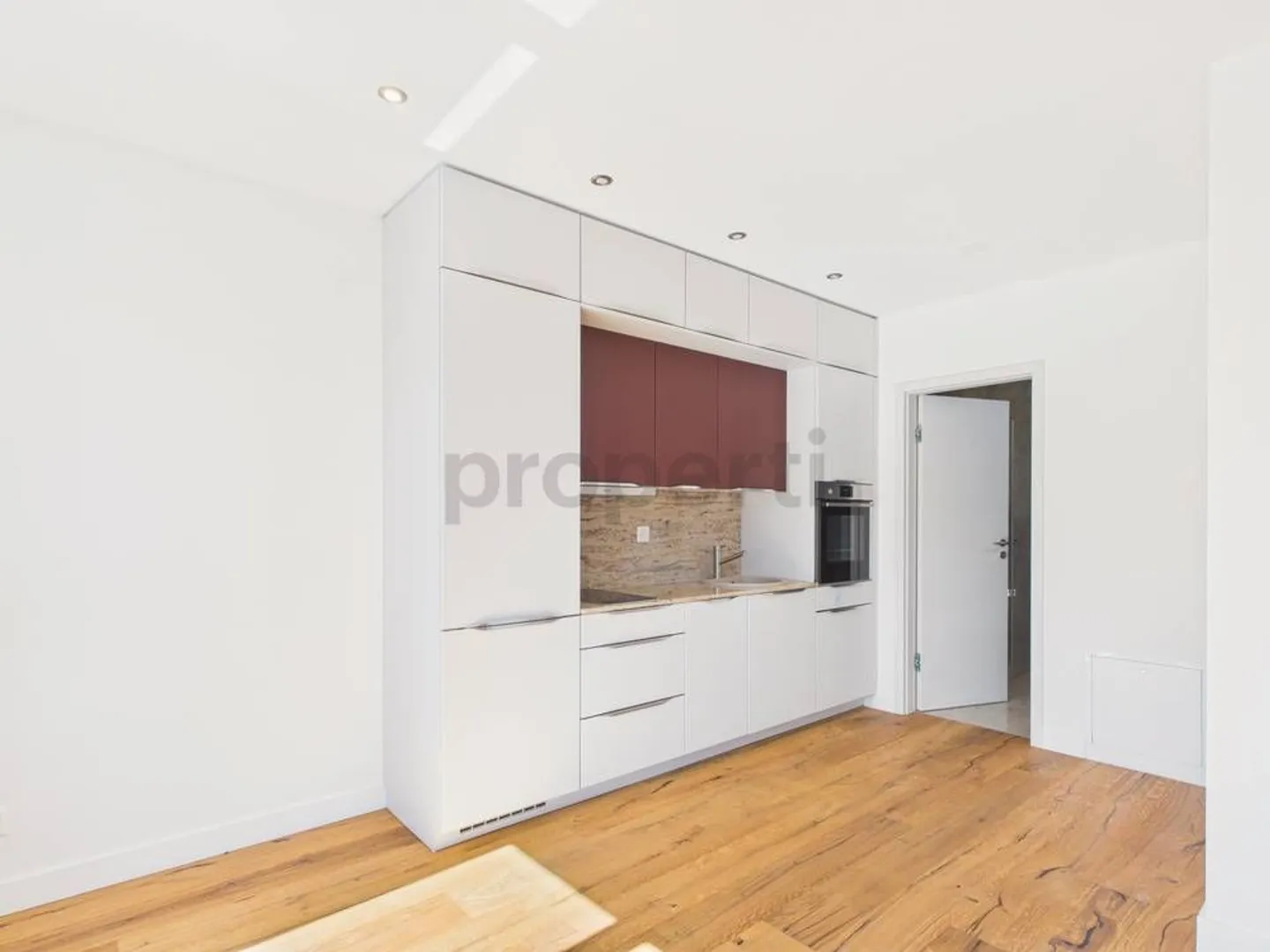 Modern 1.5-Room Apartment in Center - Photo 2 of 8