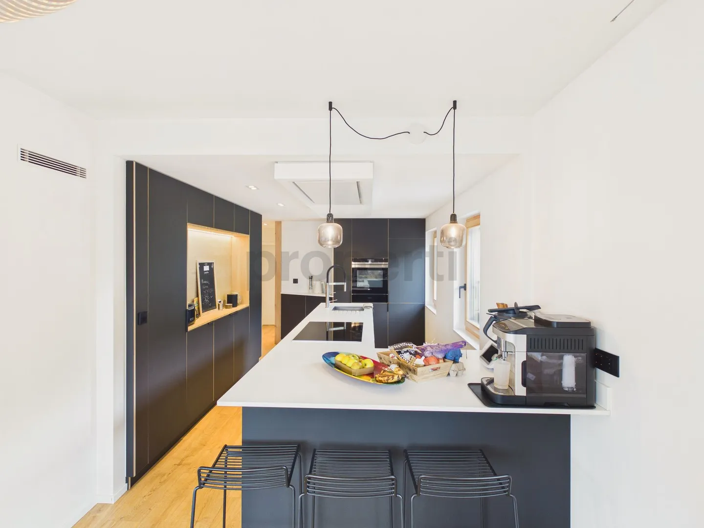 Elegant 4.5 Room Apartment - Photo 2 of 11