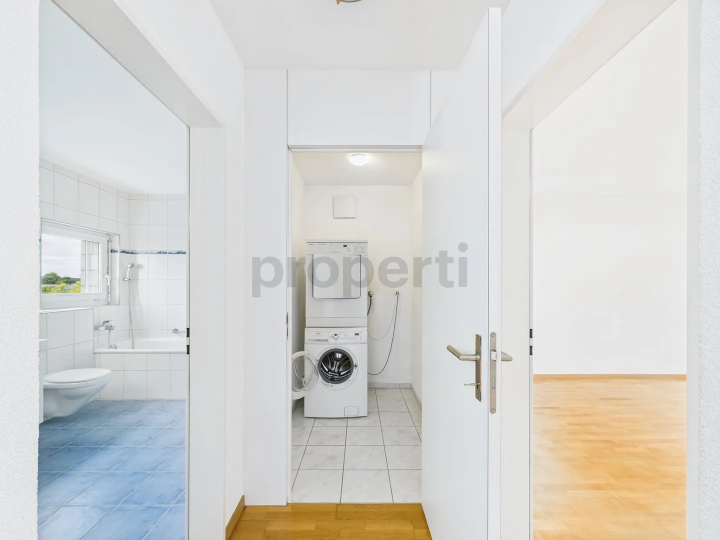 Appartement élégant de 3,5 pièces dans un emplacement recherché à Zurich - Photo 11 sur 12