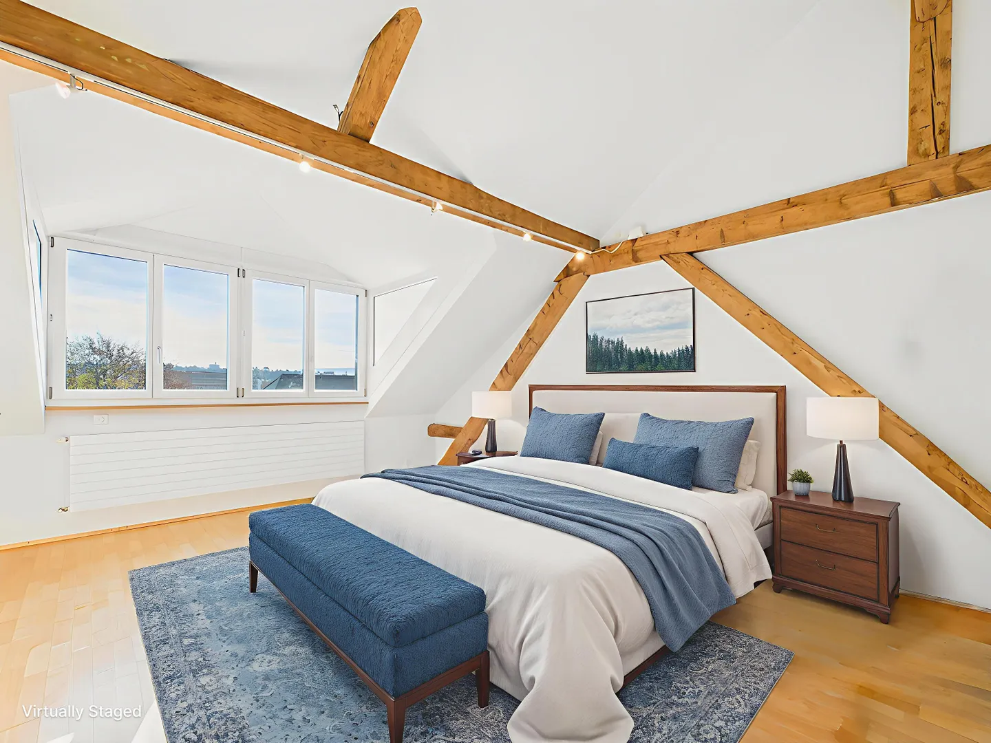 Appartement en penthouse 2,5 pièces ensoleillé et rénové avec vue à Bâle - Photo 1 sur 12