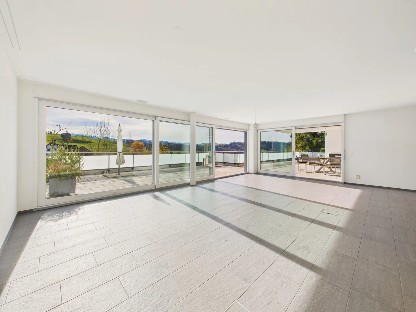 Appartement unique à Wald ZH avec 5,5 pièces et vue imprenable - Photo 1 sur 13