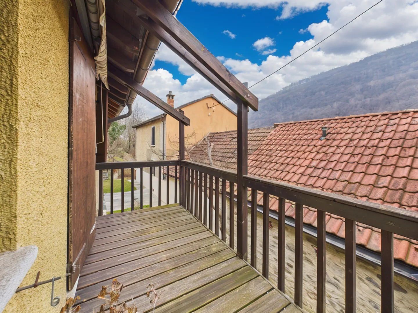 Spacious 3-room townhouse with balcony in Odogno - Photo 9 of 13