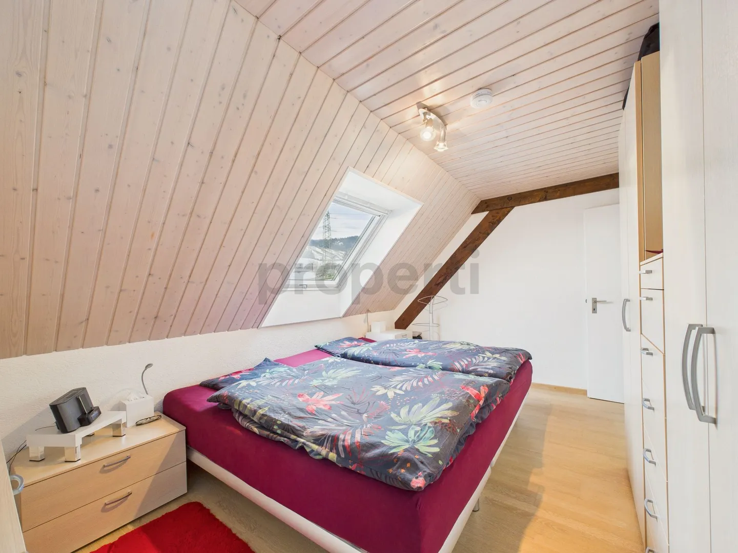 Charming 3.5-room attic apartment with plenty of light and view - Photo 5 of 11