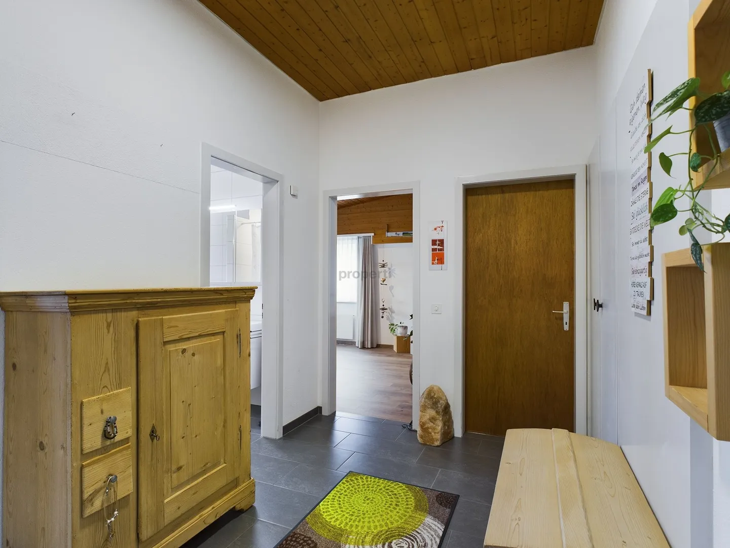 Modernes Apartment mit Balkon - Foto 6 von 8