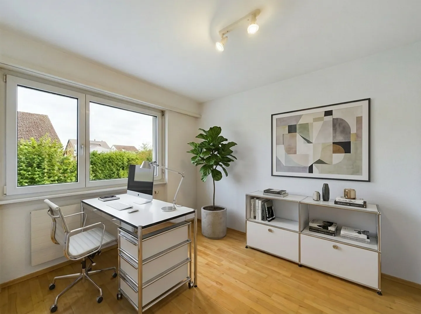 Spacious 5.5-Room Duplex House with Garden, Balcony, and Garage Box - Photo 8 of 13