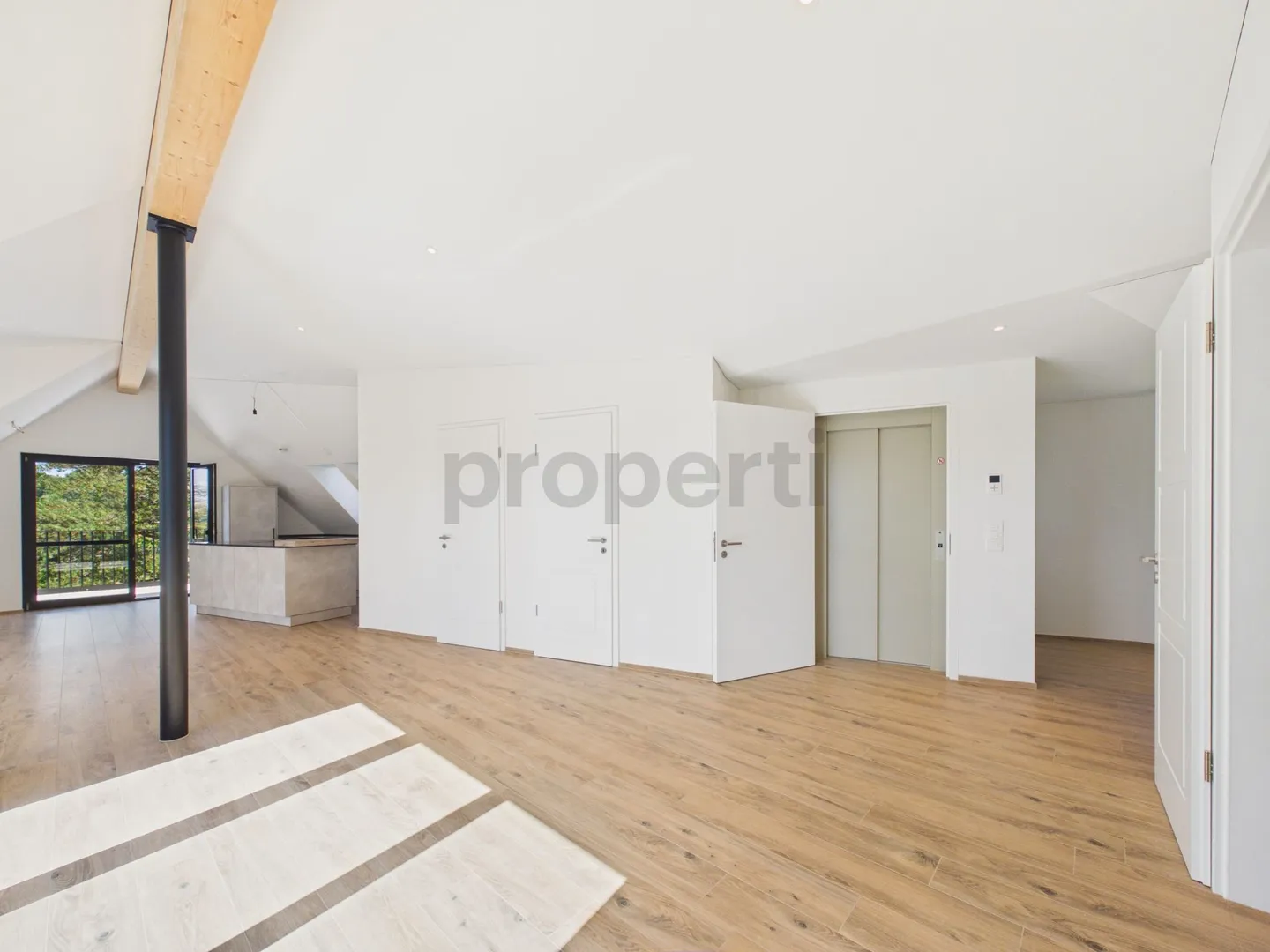 Attikawohnung direkt am Waldrand mit Zürichseeblick, Minergie-Standard und Free-Cooling - Foto 5 di 13