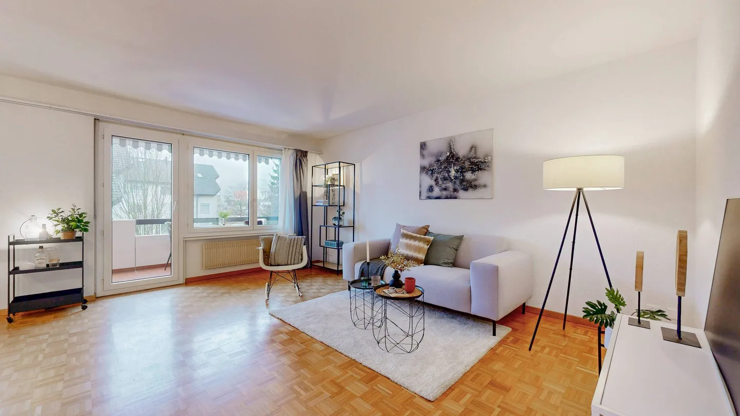 Charmante Wohnung mit Seesicht - Foto 2 von 5