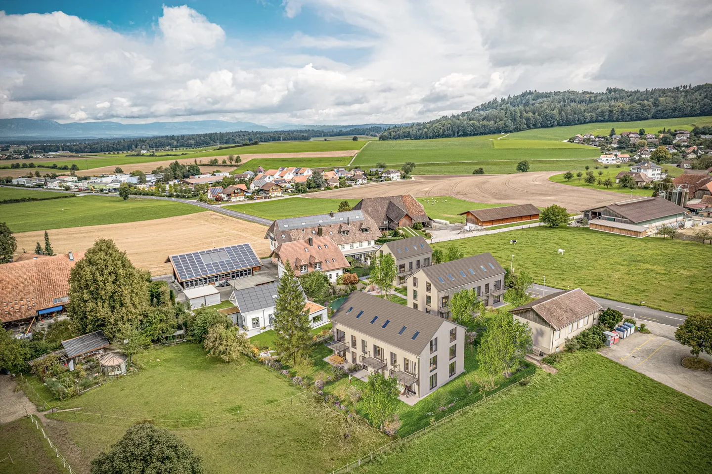 ATTRACTIVE DEVELOPMENT POTENTIAL ON 3,202 m² - Photo 1 of 5