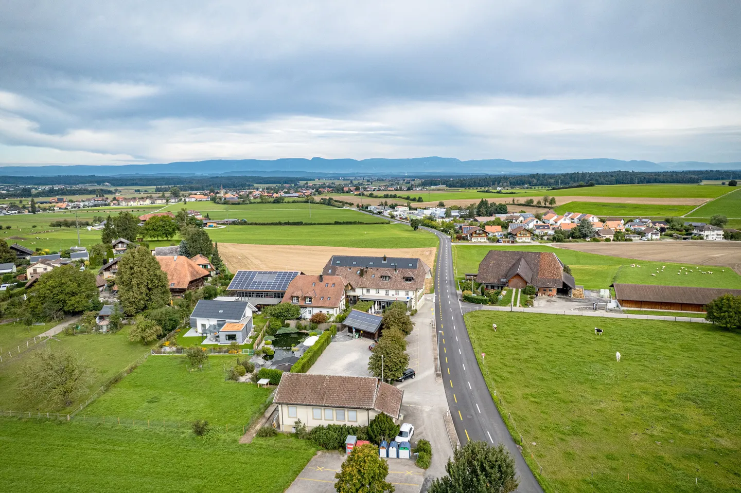 ATTRAKTIVES ENTWICKLUNGSPOTENZIAL AUF 3&amp; 8217;202 m² - Foto 4 von 5
