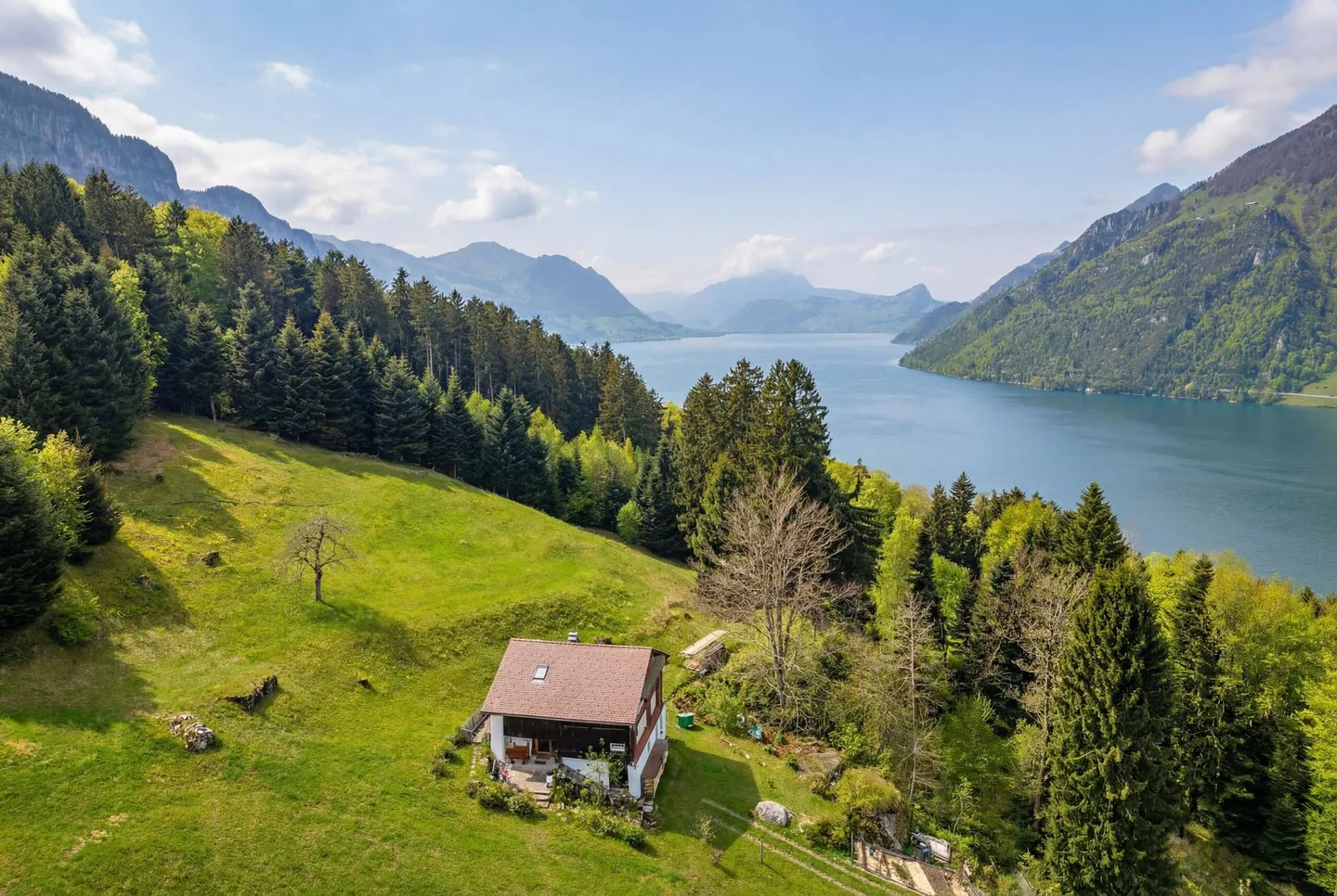 HISTORICAL PROPERTY IN A PRIVILEGED LOCATION OF SEELISBERG - Photo 1 of 5