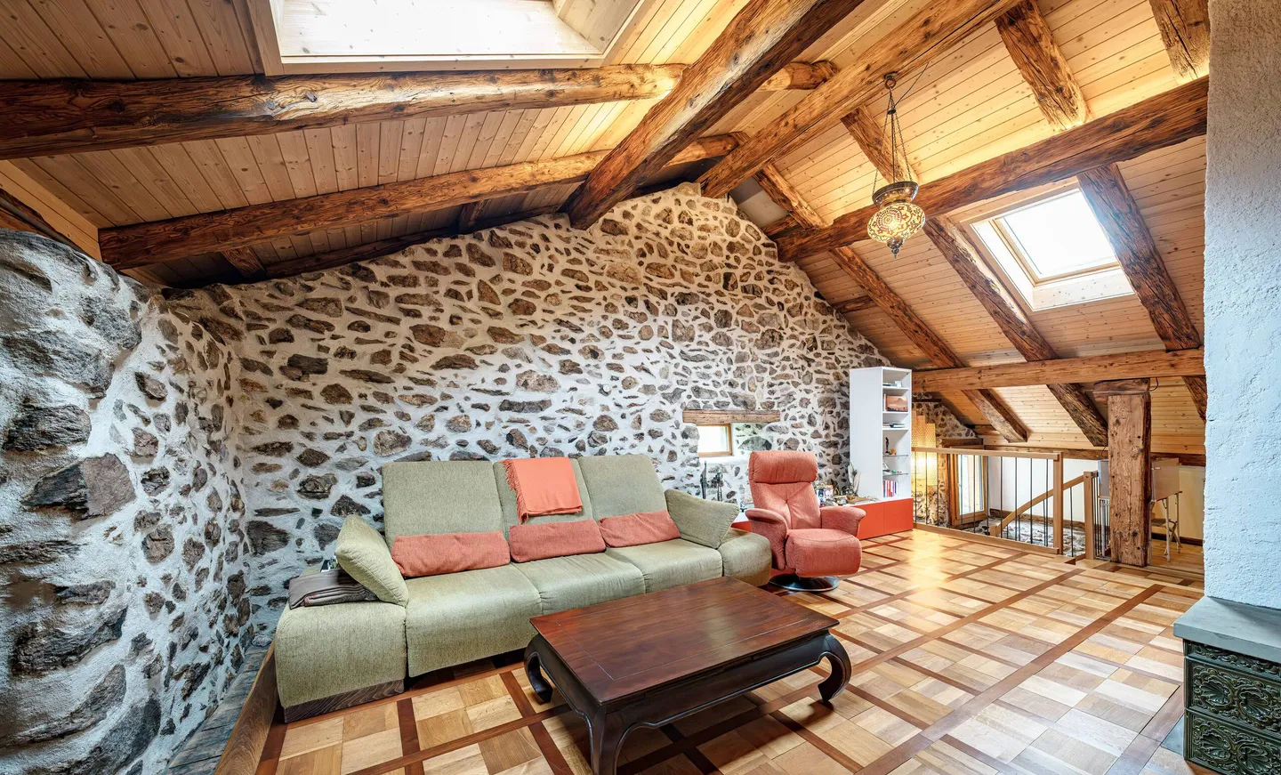 HISTORICAL PROPERTY IN A PRIVILEGED LOCATION OF SEELISBERG - Photo 2 of 5