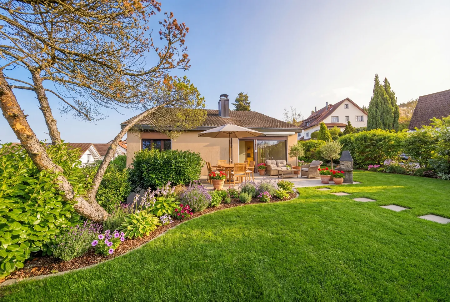 CHANCE IN THE ZURICH AREA – DETACHED SINGLE-FAMILY HOUSE - Photo 1 of 5