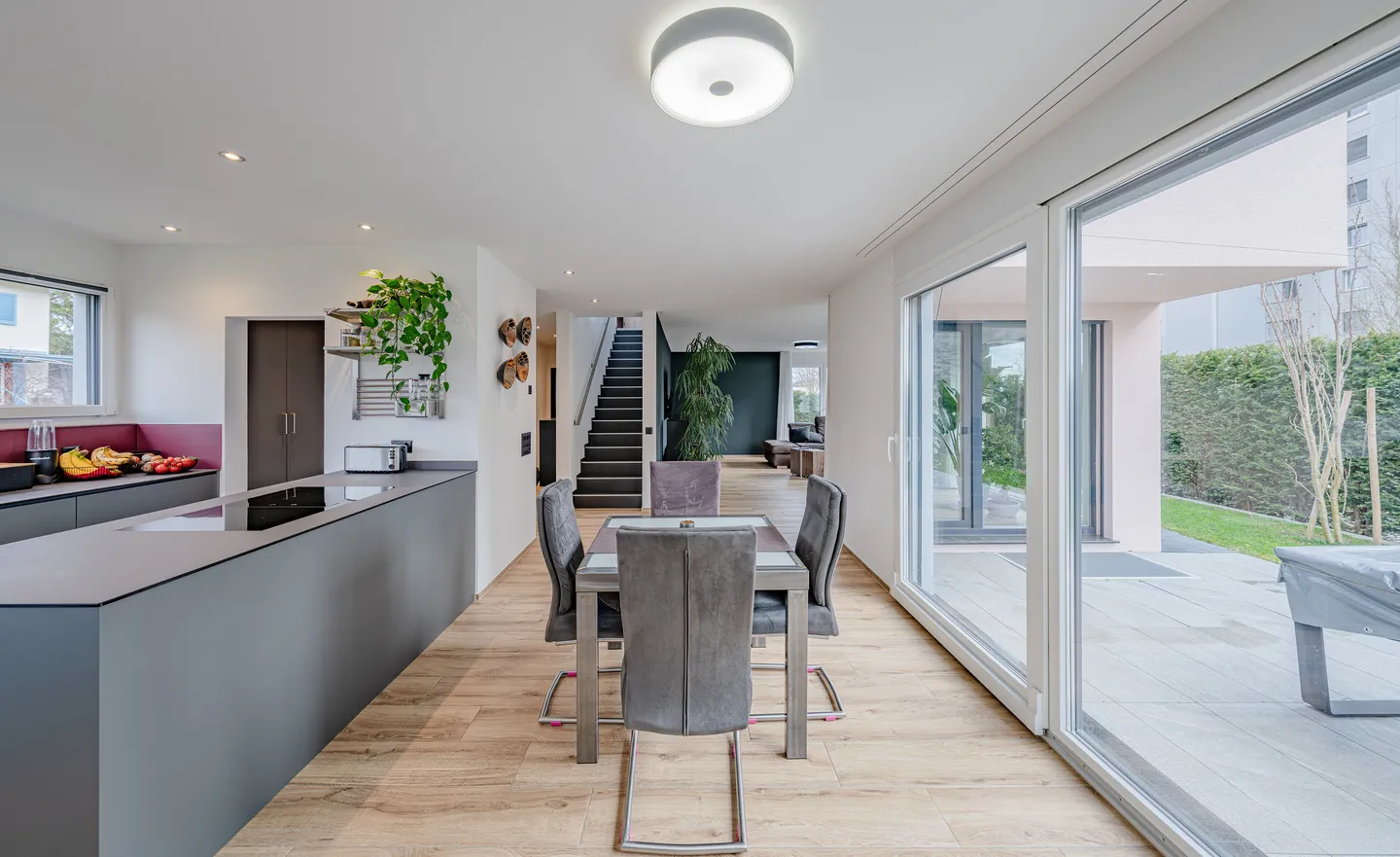 MODERN, TIMELESS LIVING JEWEL IN SOLOTHURN - Photo 5 of 5