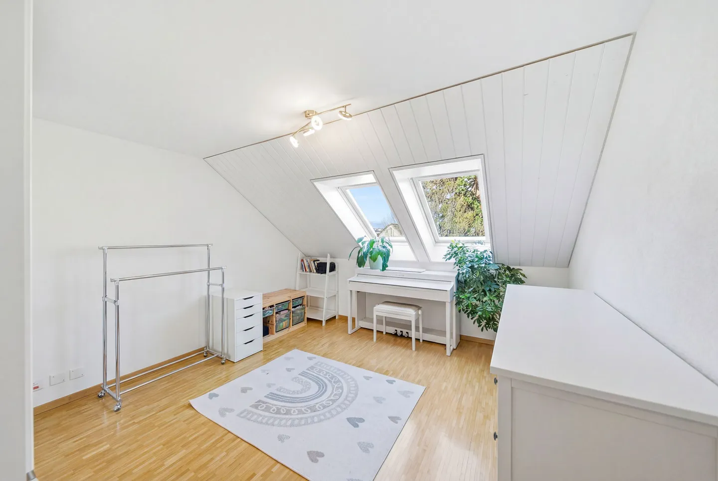 Confort de vie sur deux niveaux – Maisonette de 4,5 pièces à quelques minutes de la ville - Photo 5 sur 5