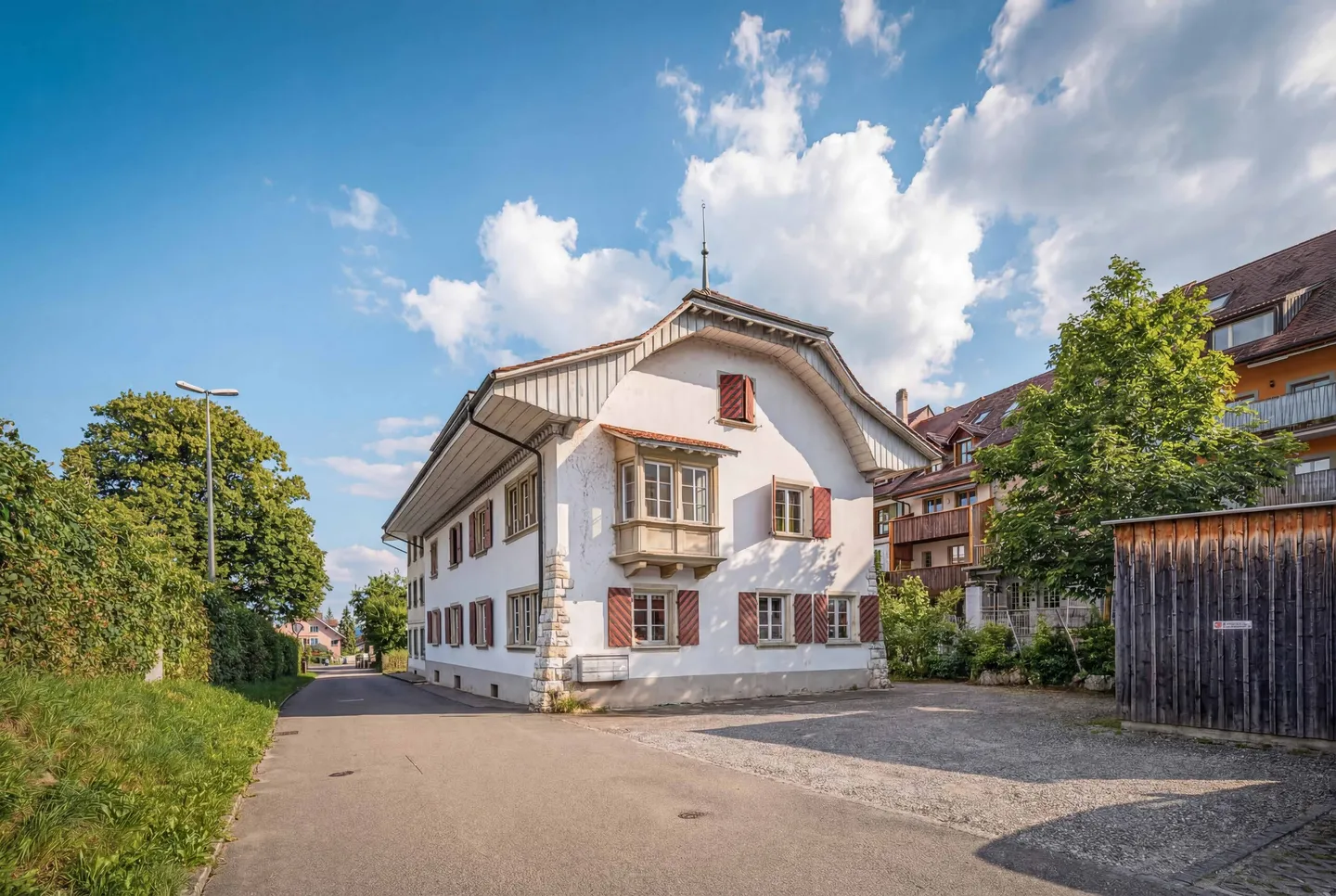 Charmantes Mehrfamilienhaus - Foto 1 von 5