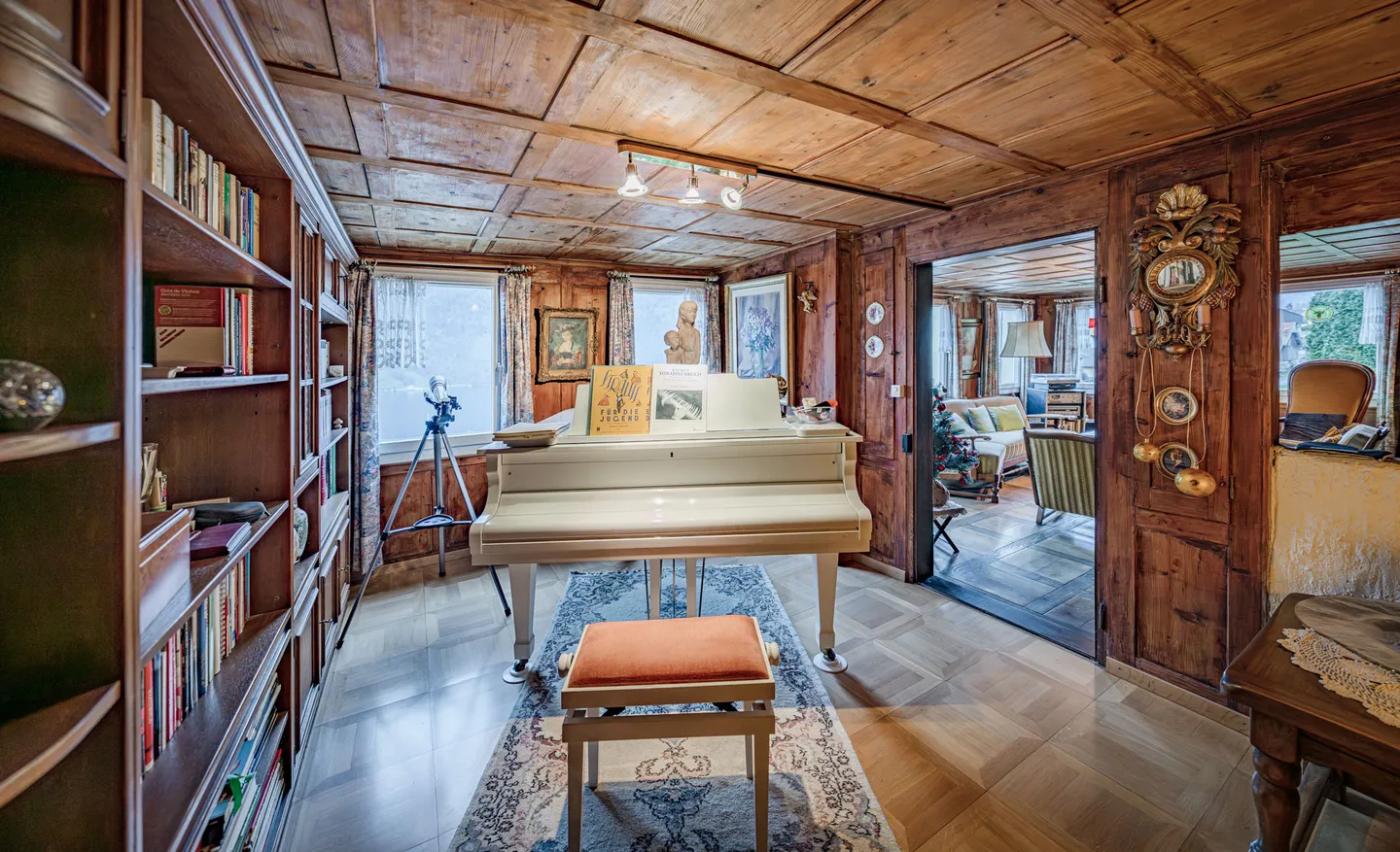 URSWISS RESIDENTIAL GEM ON THE SUNNY SLOPE - Photo 5 of 5