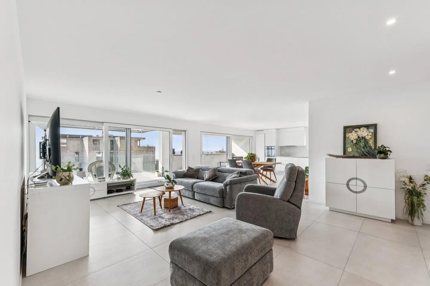 MODERNER KOMFORT IN SEENÄHE - Photo 2 of 5