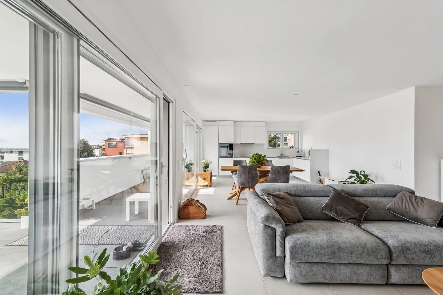 MODERNER KOMFORT IN SEENÄHE - Photo 1 of 5