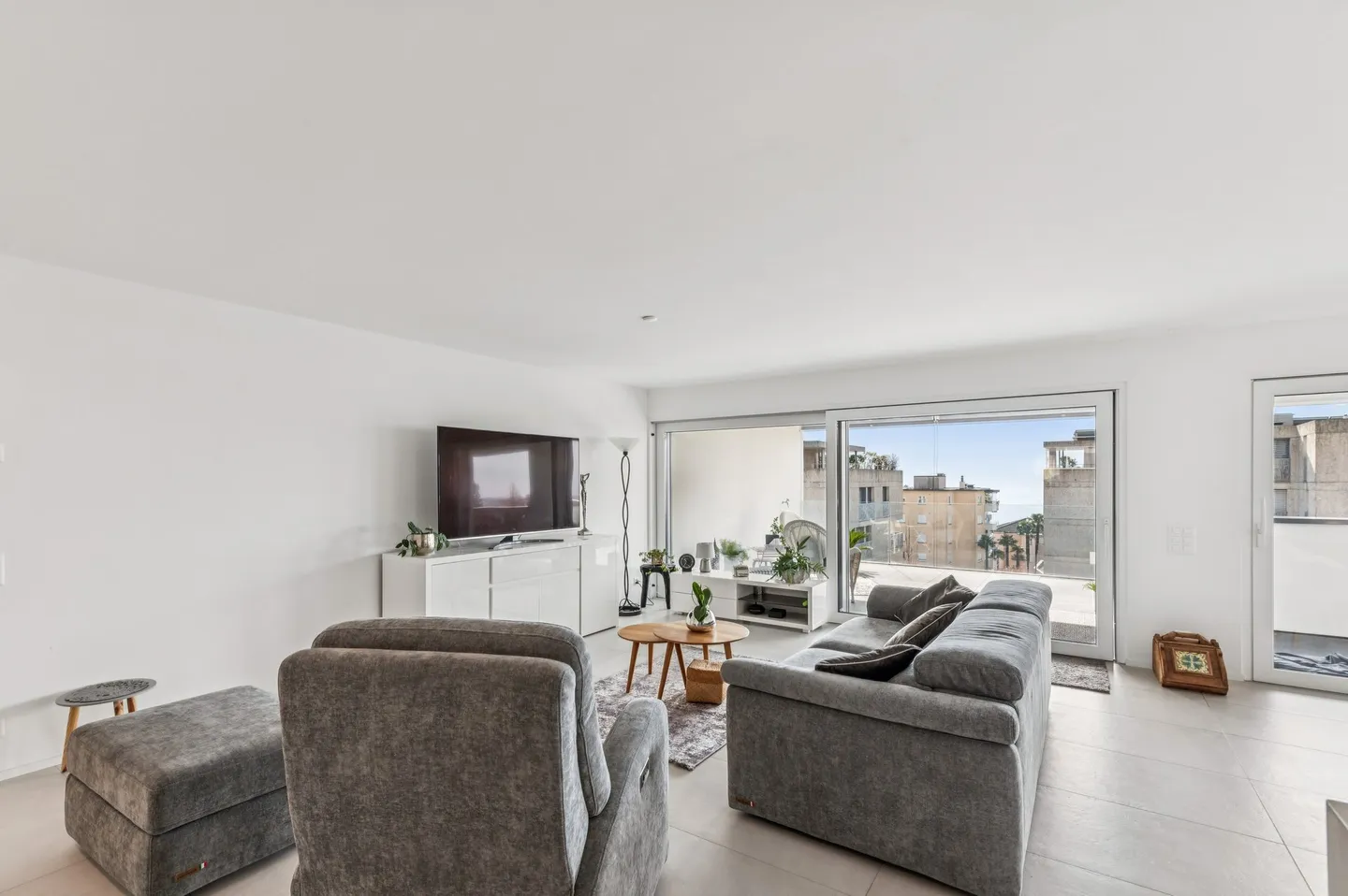 MODERNER KOMFORT IN SEENÄHE - Photo 4 of 5